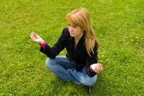 דשא סינטטי - חוסכים במים, נהנים מירוק